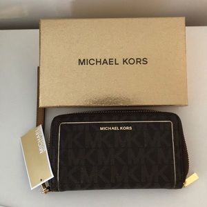 NWT Michael Kors wristlet wallet and phone case